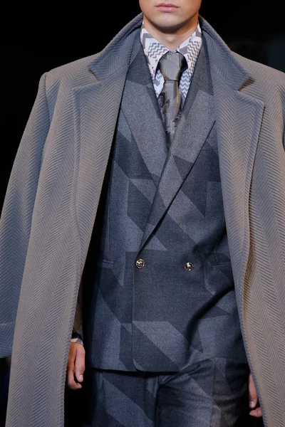 Look 5